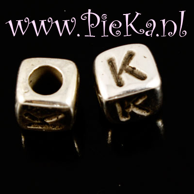 Metallook Zilveren Kubus Kraal Letter K 7 mm bij 7 mm